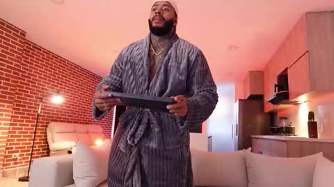 Snapshot of muscle_man19 chatting on October 2025 11:07:02 AM Nick online show from October 2025 11:07:02 AM