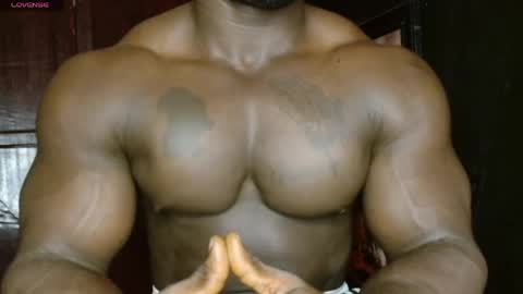 Snapshot of musclegodsammy23 chatting on April 2026 03:04:02 AM musclegod23 online show from April 2026 03:04:02 AM