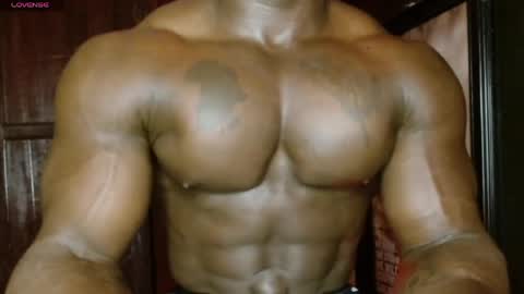 Snapshot of musclegodsammy23 chatting on April 2026 01:17:02 AM musclegod23 online show from April 2026 01:17:02 AM
