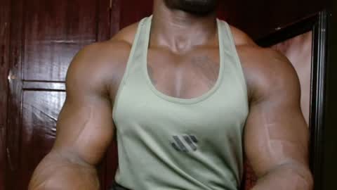 Snapshot of musclegodsammy23 chatting on April 2026 08:40:01 AM musclegod23 online show from April 2026 08:40:01 AM