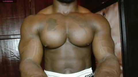 Snapshot of musclegodsammy23 chatting on April 2026 02:51:01 AM musclegod23 online show from April 2026 02:51:01 AM