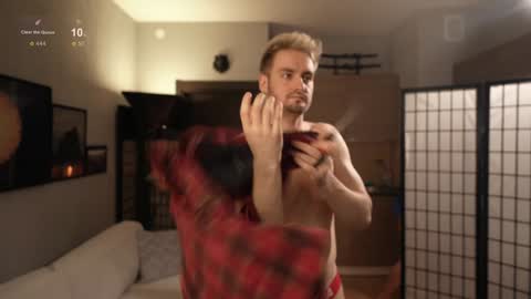 Snapshot of muscularfriend chatting on December 2024 04:06:01 PM Ivan online show from December 2024 04:06:01 PM