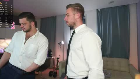 Snapshot of muscularfriend chatting on November 2025 05:37:02 PM Ivan online show from November 2025 05:37:02 PM