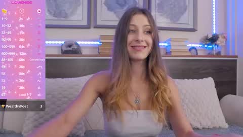 Luna  online show from October 2025 07:14:02 PM