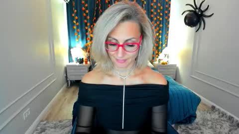 Diana online show from October 2025 12:19:01 PM