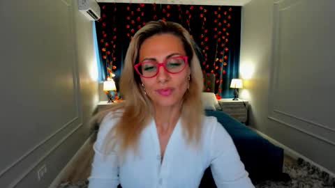 Diana online show from November 2025 12:31:02 PM