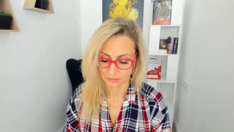 Diana online show from November 2025 11:32:02 AM