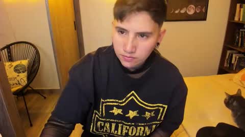 Snapshot of musicayluna chatting on March 2026 02:05:02 AM VALENTINA Luna online show from March 2026 02:05:02 AM