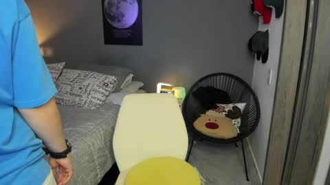 Snapshot of musicayluna chatting on April 2026 01:58:01 AM VALENTINA Luna online show from April 2026 01:58:01 AM