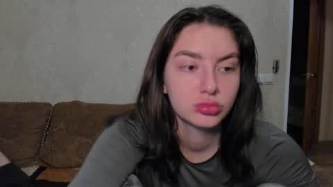 Snapshot of muuur_fam chatting on September 2025 09:14:02 PM HEY online show from September 2025 09:14:02 PM