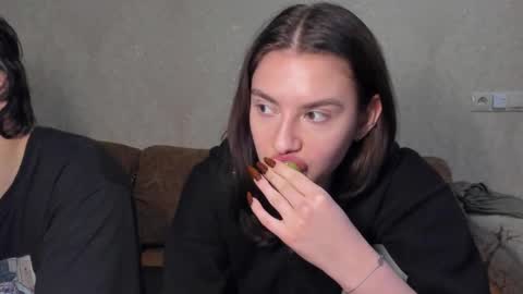 Snapshot of muuur_fam chatting on October 2025 06:29:01 PM HEY online show from October 2025 06:29:01 PM