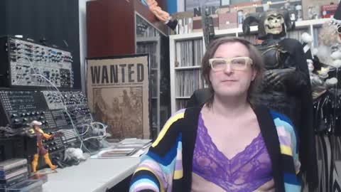 Snapshot of muziknerd chatting on January 2025 07:59:02 AM Muziknerd online show from January 2025 07:59:02 AM