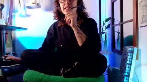 Mx. Anouk Divine online show from May 2026 04:23:02 PM