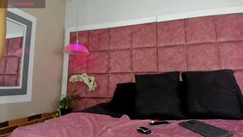 mxli_divine_ online show from April 2026 02:09:01 PM