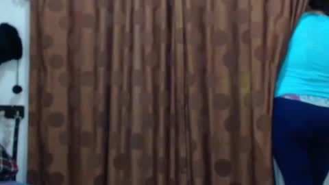     sara      i know you love me xoxox     online show from January 2026 01:11:02 AM