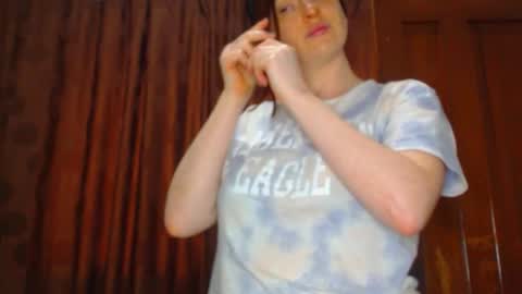     sara      i know you love me xoxox     online show from February 2026 08:12:02 PM