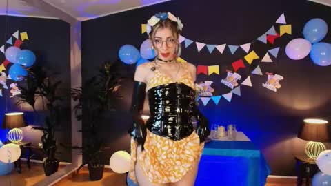 Maite online show from September 2025 12:43:02 PM