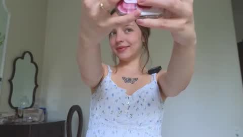 Snapshot of my_mia_ chatting on March 2026 08:10:02 AM MIA I will be here Monday Wednesday Thursday Saturday online show from March 2026 08:10:02 AM