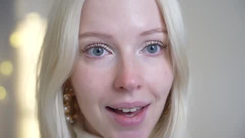 Snapshot of my_stella chatting on December 2024 03:37:02 PM STELLA Im here today online show from December 2024 03:37:02 PM