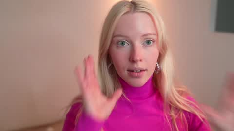 Snapshot of my_stella chatting on December 2024 05:10:01 PM STELLA Im here today online show from December 2024 05:10:01 PM