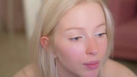 Snapshot of my_stella chatting on March 2025 08:40:01 PM STELLA Im here today online show from March 2025 08:40:01 PM