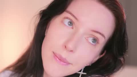 STELLA online show from November 2025 05:01:02 PM