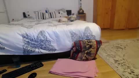 Mia kane online show from December 2024 04:43:01 PM