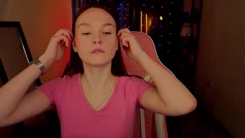 Mia online show from February 2026 09:42:01 PM