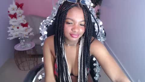 Snapshot of mychell_ch chatting on December 2024 02:21:01 PM mychell_ch online show from December 2024 02:21:01 PM