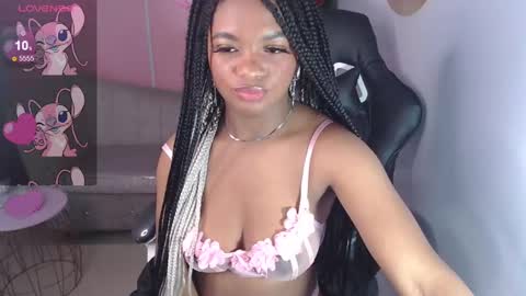 Snapshot of mychell_ch chatting on February 2025 02:33:02 PM mychell_ch online show from February 2025 02:33:02 PM