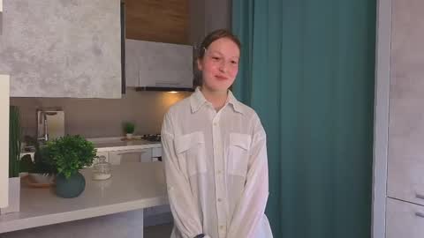 Natali online show from April 2026 06:16:01 PM