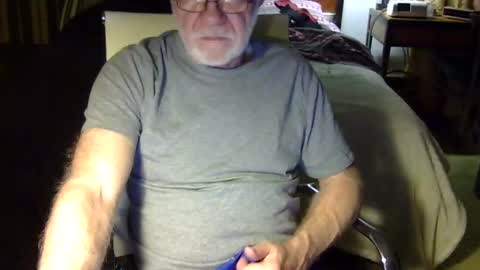 r-glenn-01 online show from February 2026 04:19:01 AM