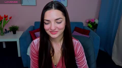 Ella online show from October 2025 10:18:01 PM