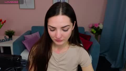 Ella online show from October 2025 08:20:01 PM