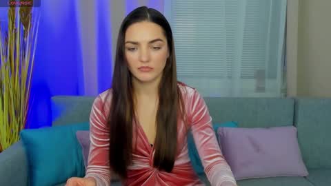 Ella online show from November 2025 04:45:02 PM