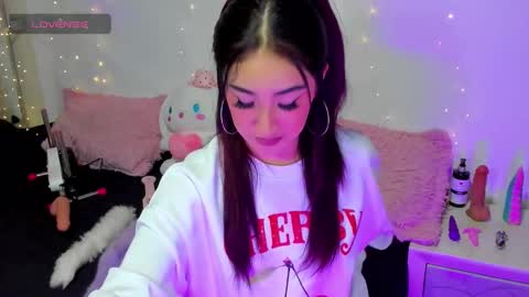 Snapshot of myeong_ chatting on November 2025 04:44:01 AM online show from November 2025 04:44:01 AM