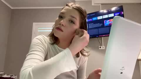 Amlie online show from November 2025 05:23:02 PM