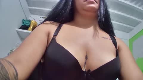Snapshot of myhoney_hot chatting on December 2024 02:05:02 PM myhoney_hot online show from December 2024 02:05:02 PM