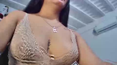 Snapshot of myhoney_hot chatting on January 2025 03:36:01 PM myhoney_hot online show from January 2025 03:36:01 PM