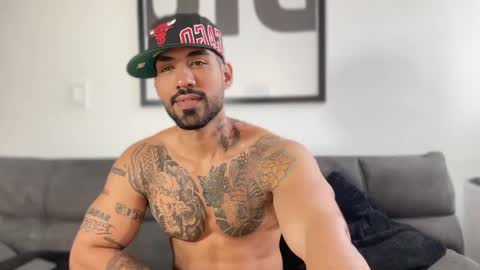 Myke esthetic online show from February 2025 10:31:01 PM