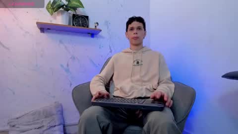 Snapshot of mykelcano chatting on October 2025 02:48:01 PM Mykel online show from October 2025 02:48:01 PM