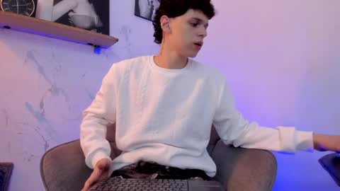 Snapshot of mykelcano chatting on October 2025 02:05:01 PM Mykel online show from October 2025 02:05:01 PM