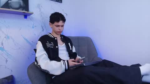 Snapshot of mykelcano chatting on November 2025 05:45:02 PM Mykel online show from November 2025 05:45:02 PM