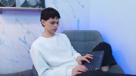 Snapshot of mykelcano chatting on November 2025 02:39:02 PM Mykel online show from November 2025 02:39:02 PM