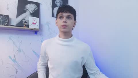 Snapshot of mykelcano chatting on December 2025 05:29:02 PM Mykel online show from December 2025 05:29:02 PM