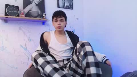 Snapshot of mykelcano chatting on December 2025 04:33:01 PM Mykel online show from December 2025 04:33:01 PM