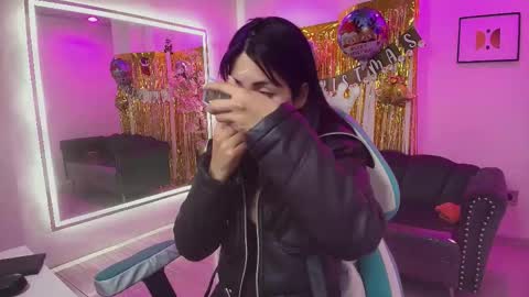 myla_evans online show from December 2025 03:12:01 AM