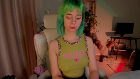 MylaFlores online show from October 2025 03:38:02 AM