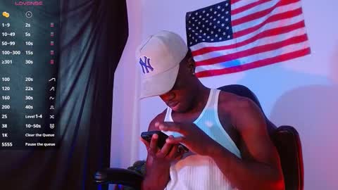 Snapshot of mylowallacee chatting on October 2025 07:14:02 PM Mylo Wallace online show from October 2025 07:14:02 PM