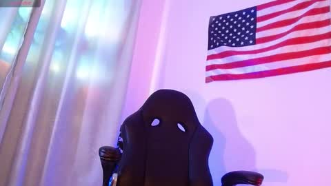 Snapshot of mylowallacee chatting on October 2025 07:15:02 PM Mylo Wallace online show from October 2025 07:15:02 PM